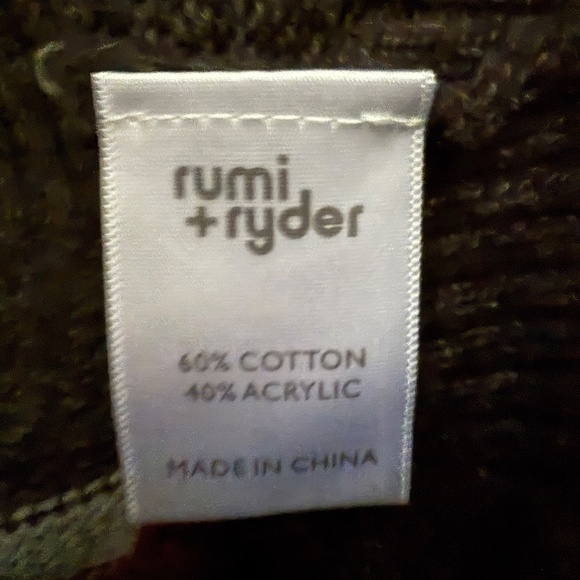 Rumi + Ryder Sweater, Boys size S (6-7) - Picture 6 of 8